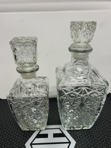 Pair vintage liquor - of,