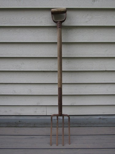 Vintage prong hay pitch fork - prong,