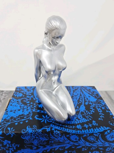 Hood ornament chrome nude - ornament,