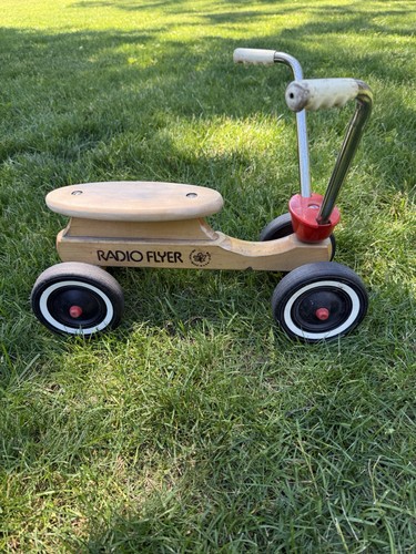 Vintage radio flyer - radio, maple
