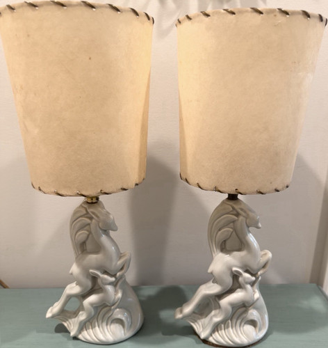 Pair van briggle - pair, leaping