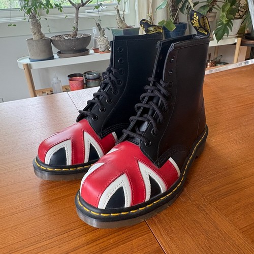 New vintage doc martens - new, dr