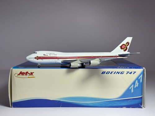 Thai airways boeing - thai,
