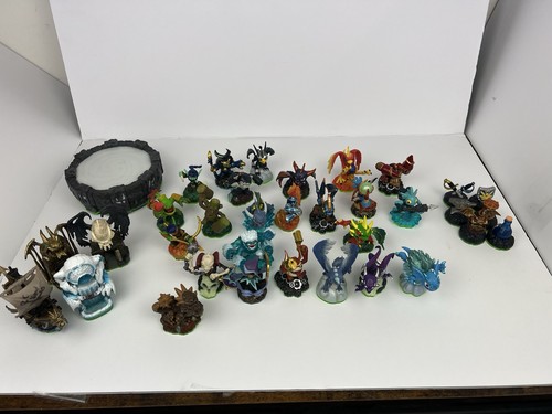 Skylanders large lot - large,