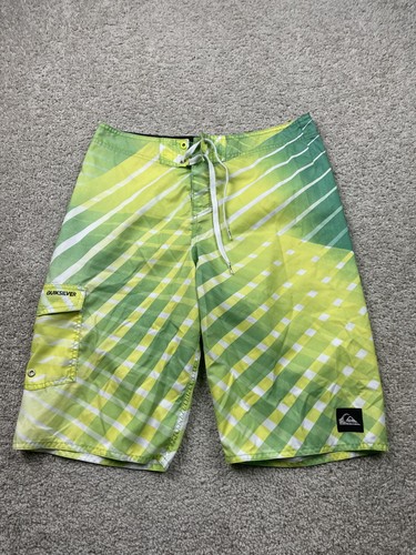 Mens quiksilver board - board, shorts