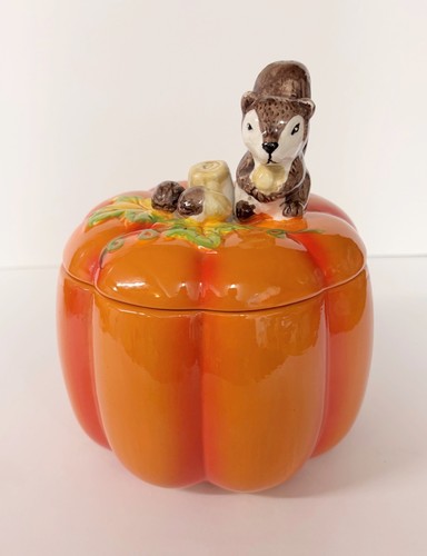 Pumpkin with squirrel lid - pumpkin,