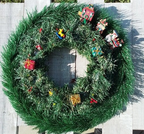 Christmas train wreath - train, avon
