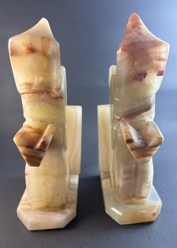 Vtg carved onyx - 9.5”,