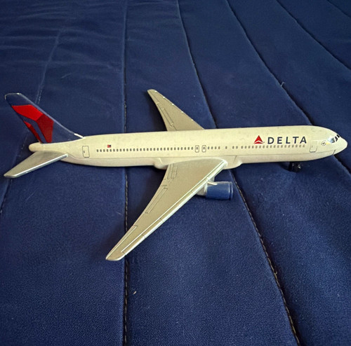 Delta airlines aircraft model - aircraft,