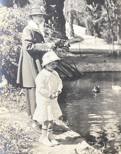 1910s mother daughter - mother,