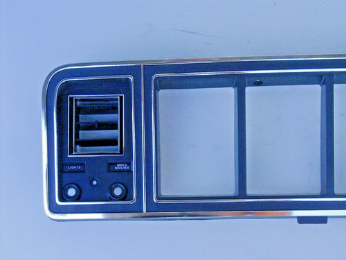 Dash bezel 76 77 - 76,