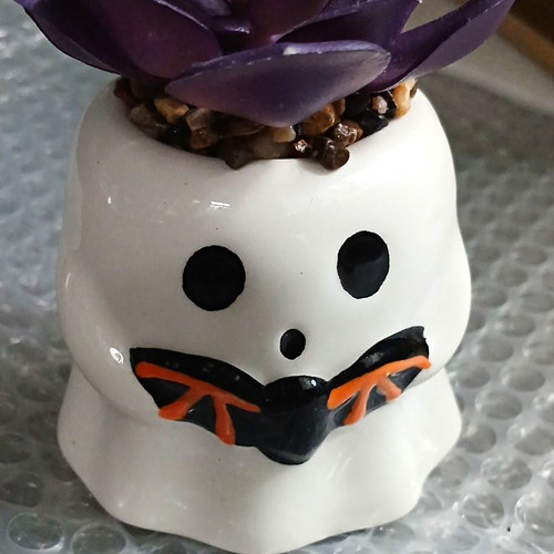 Small glazed ceramic novelty - small,