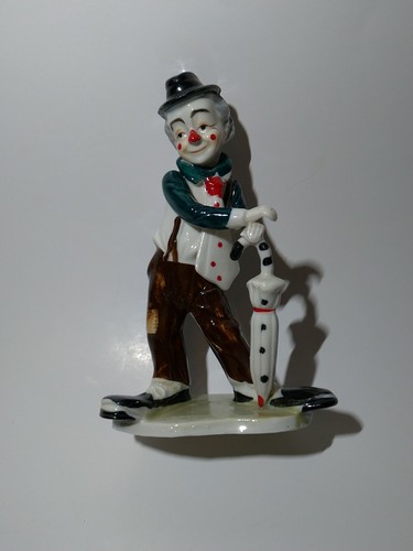 Clown figurine tall ceramic - clown, 6"