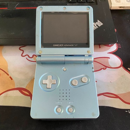 Aqua blue nintendo game - blue,