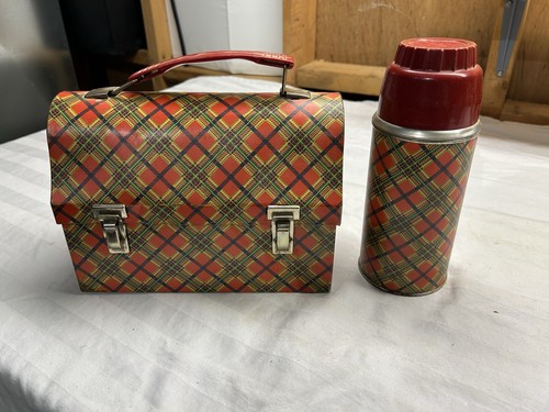 Vintage red green yellow - vintage, red/green/yellow/black