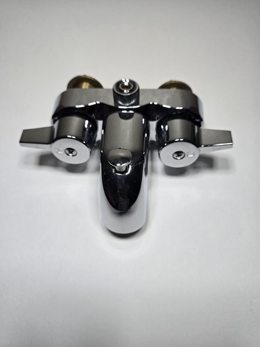 Claw foot tub - ,