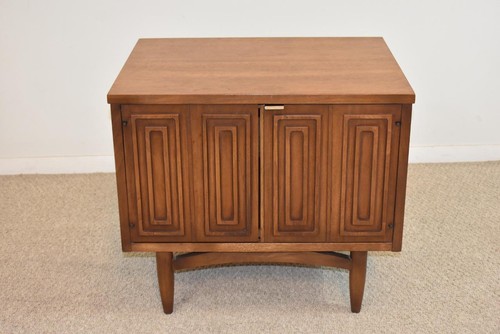 Broyhill sculptra nightstand - broyhill,