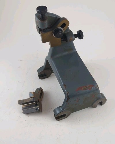 Lathe traveling follow steady - follow,