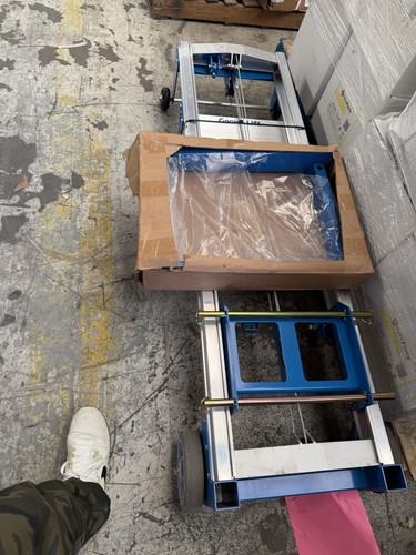 New genie lift - -, 400-lb