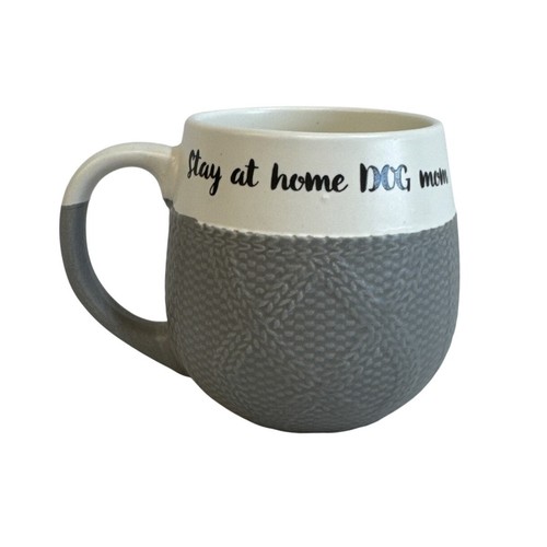 Belle maison stay home - at, dog