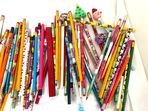 Mixed lot assorted pencil - lg,