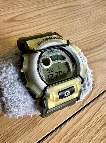 Vtg casio shock quartz - vtg, watch