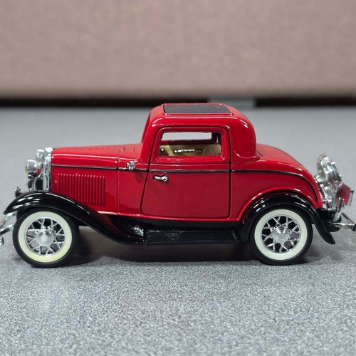 Ford 1932 window - 1932, coupe