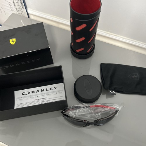 Oakley ferrari badman - oakley,