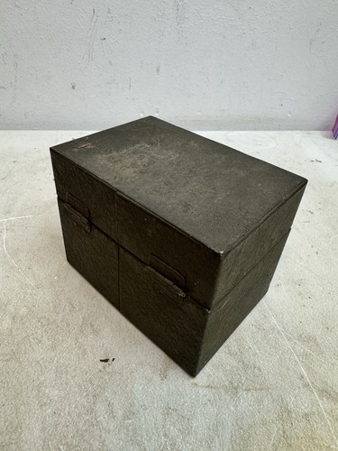 Vintage metal recipe box 3x5 - metal,
