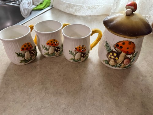 Merry mushroom mug set - set, and