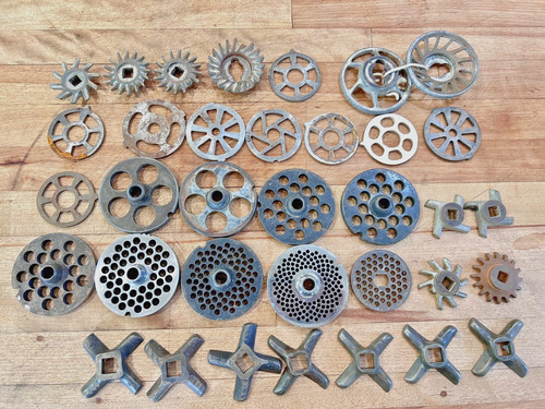 Mixed lot vintage meat grinder - lot,