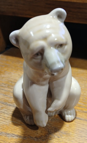 Lladro sitting polar bear - lladro,