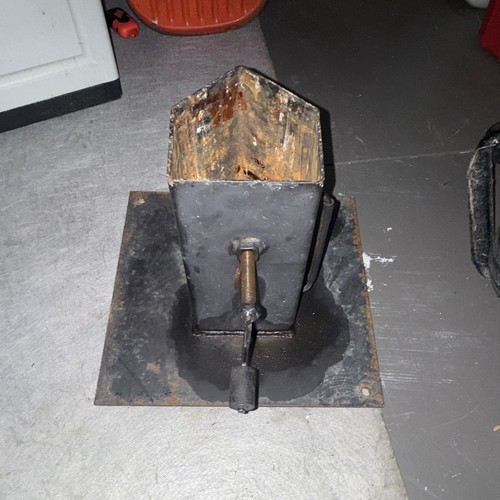 Coal forge stand with fire - stand,