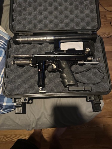 Paintball gun - paintball,