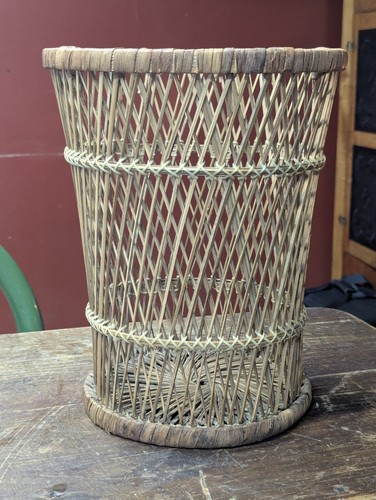Vintage round woven wicker - vintage,
