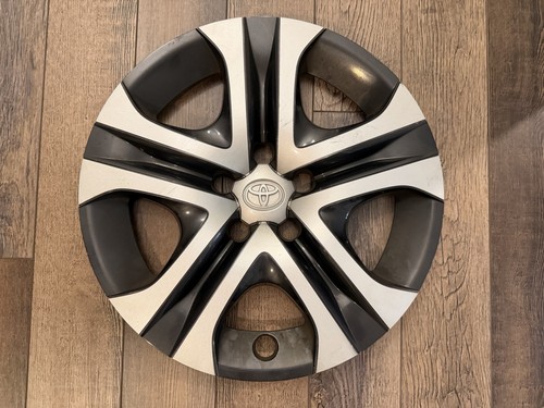Toyota rav4 hubcap wheel - rav4, rim