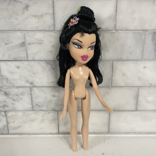 Bratz world collector s - bratz, collector's
