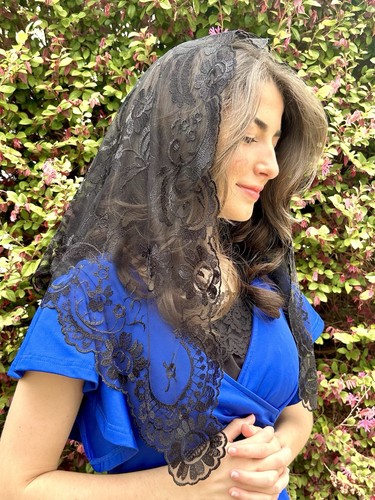 Black veils and mantilla