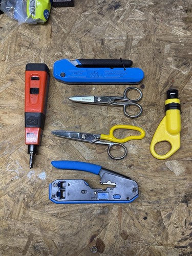 Low voltage data electrician - data,
