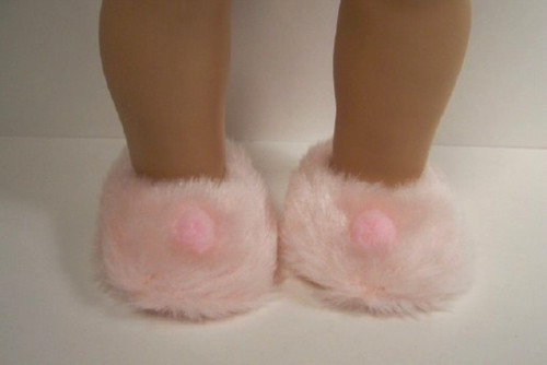 Light pink fuzzy pom - light,