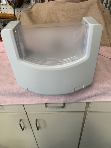 Refrigerator ice container - ge,
