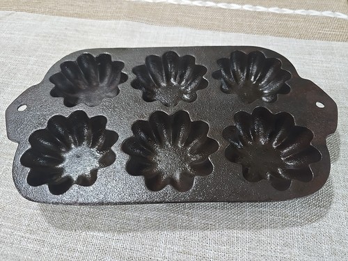 Antique cast iron mini bundt - mini,