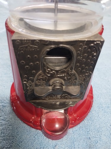 Carousel red bubble gum ball - carousel,