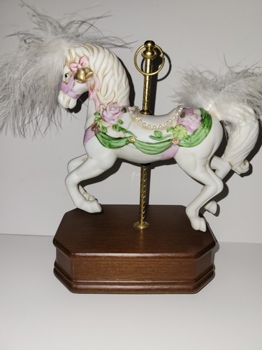 Beautiful vintage carousel - beautiful,
