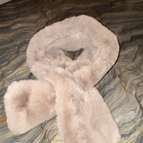Women beige faux fur scarf - faux,