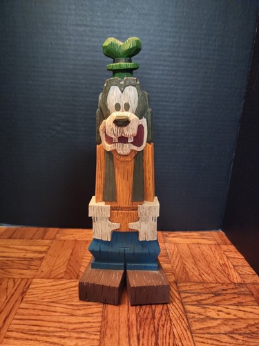 Disney goofy statue only one - goofy,