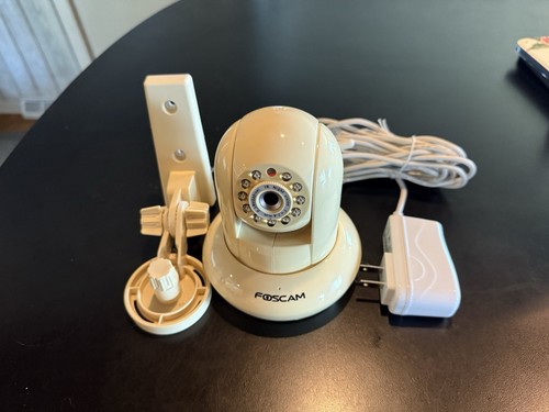 Foscam fi8910w white wireless - foscam,