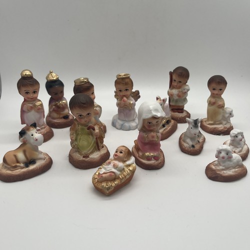 Nativity figures pieces - 14,