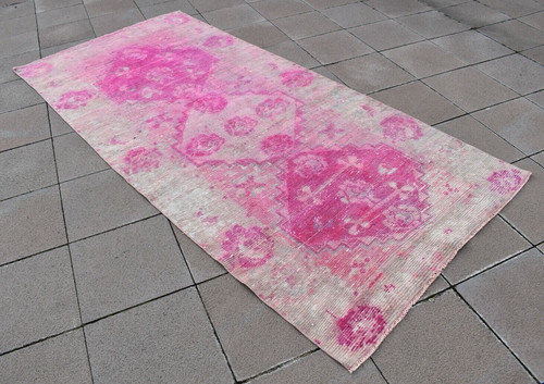 Vintage turkish pink rug - pink,