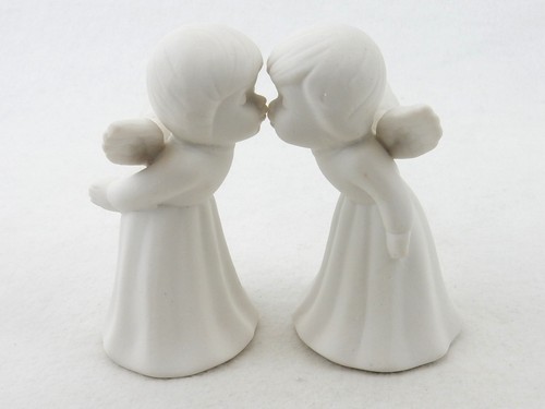 Kissing angels figurines set - kissing,
